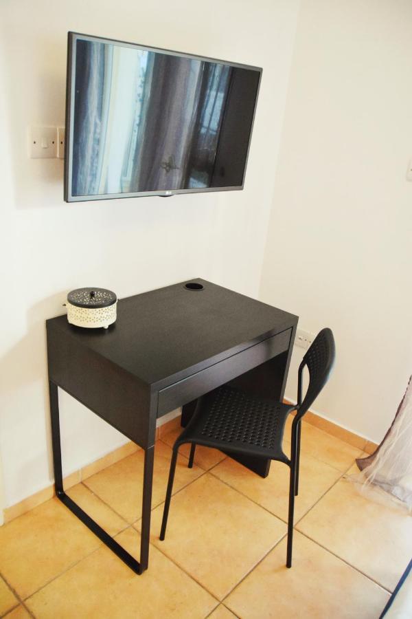 Raise Cosy Studio With Pool In Limassol Ngoại thất bức ảnh